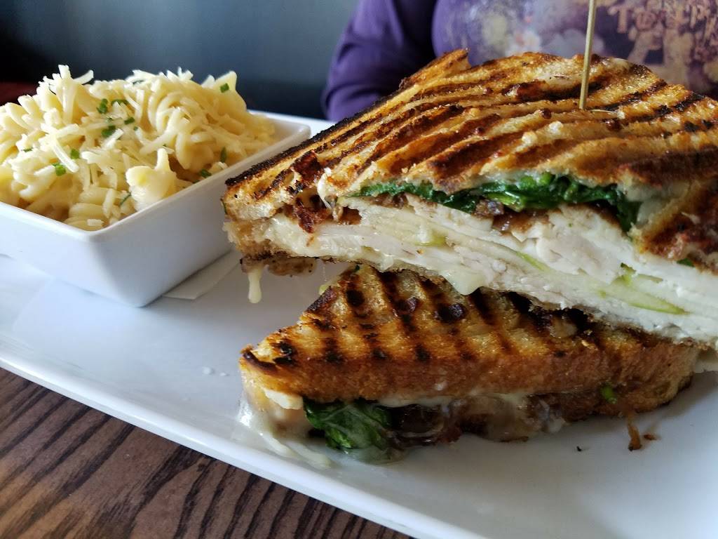 Melt Kitchen and Bar | restaurant | 1941 New Garden Rd #116, Greensboro, NC 27410, USA | 3367635445 OR +1 336-763-5445