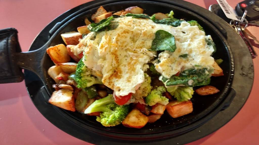 Dennys | restaurant | 1577 Bella Cruz Dr, The Villages, FL 32159, USA | 3527502556 OR +1 352-750-2556