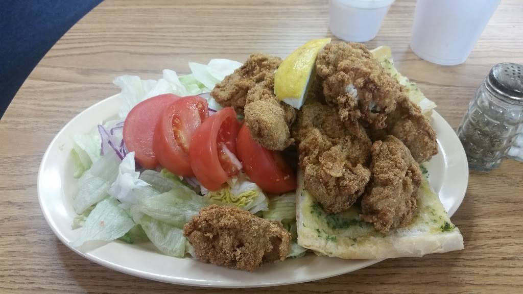 Vucinovichs | restaurant | 4510 Michoud Blvd, New Orleans, LA 70129, USA | 5042545246 OR +1 504-254-5246