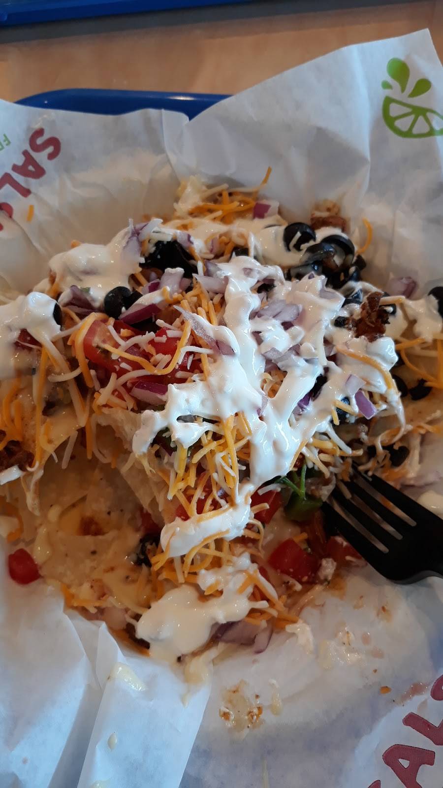 Salsaritas Fresh Mexican Grill | restaurant | 4861 Kingston Pike, Knoxville, TN 37919, USA | 8652813177 OR +1 865-281-3177