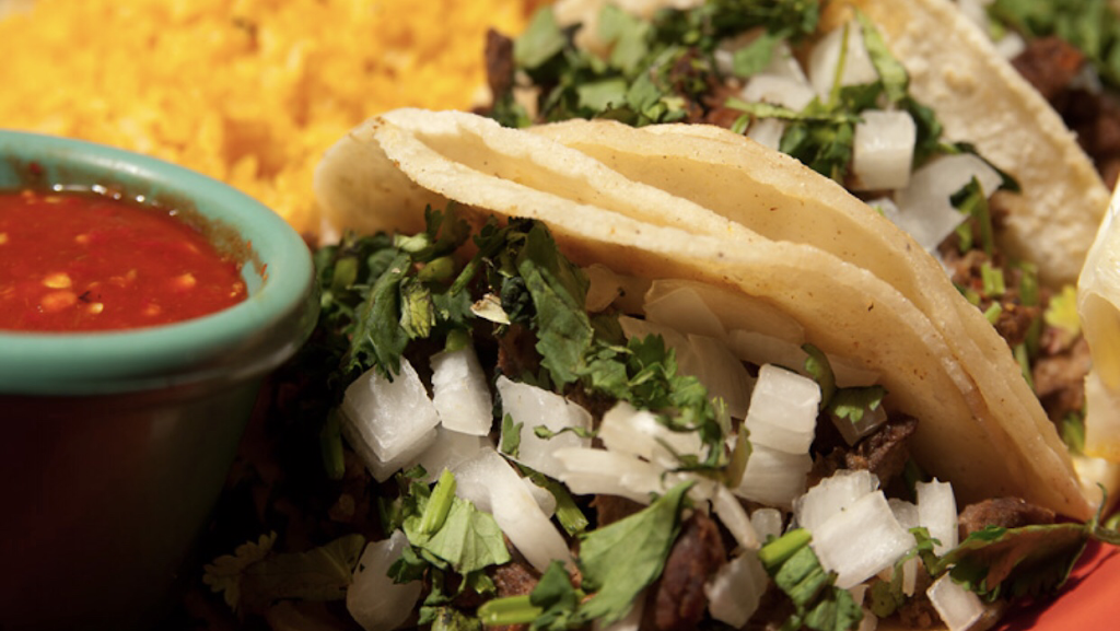 Tacos el Gavilan | restaurant | 7230 W College Dr, Palos Heights, IL 60463, USA | 7086718947 OR +1 708-671-8947