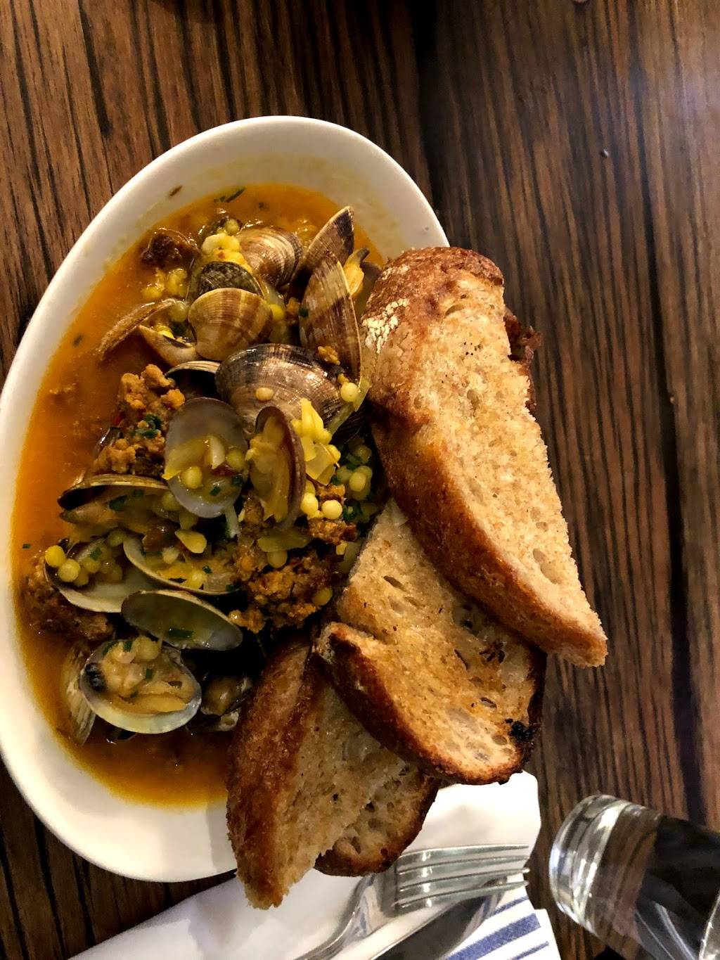 East Anchor Seafood | restaurant | 1126 34th Ave #101, Seattle, WA 98122, USA | 2067086669 OR +1 206-708-6669