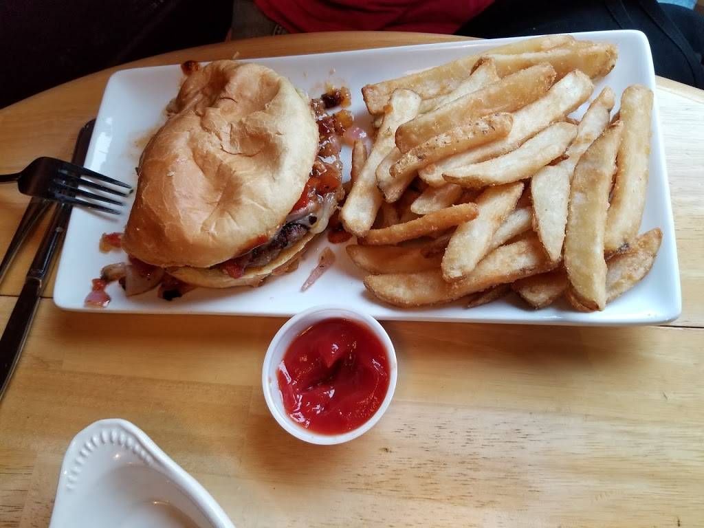 One10 West Main | restaurant | 110 W 300 N, Albion, IN 46701, USA | 2606368965 OR +1 260-636-8965