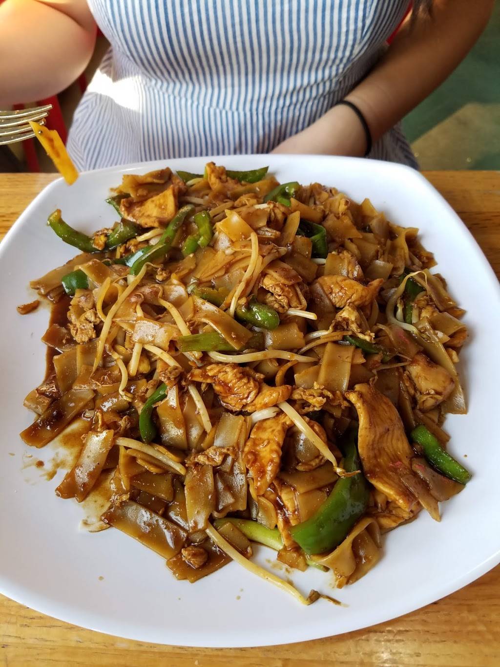 Go Sy Thai | meal takeaway | 4240 Cass Ave Suite 103, Detroit, MI 48201, USA | 3136381467 OR +1 313-638-1467