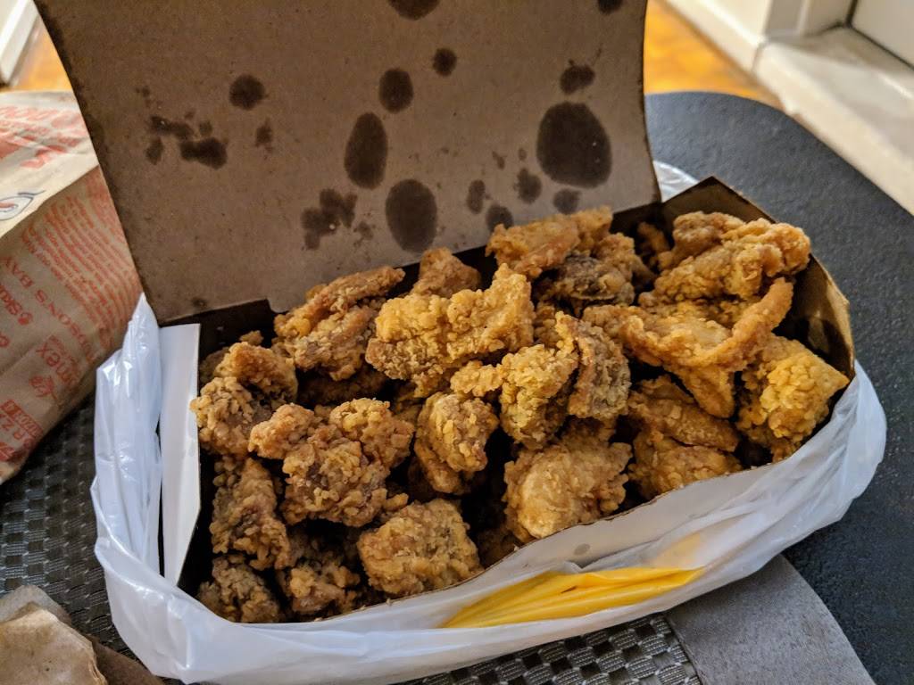 Chester Fried Chicken Express | restaurant | 23 Howard St, Toronto, ON M4X 1J6, Canada | 4169613025 OR +1 416-961-3025