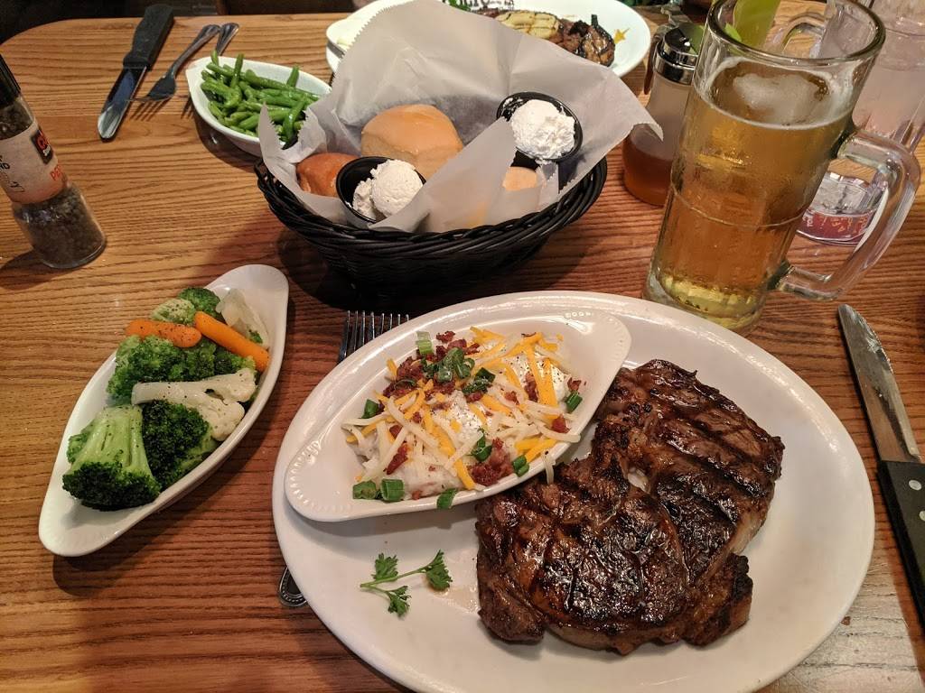 Coltons Steak House & Grill | restaurant | 2114 N Westwood Blvd, Poplar Bluff, MO 63901, USA | 5736863880 OR +1 573-686-3880