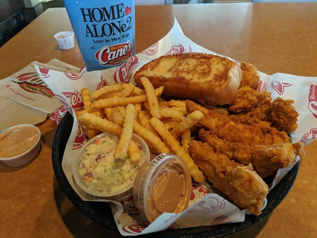 Raising Canes Chicken Fingers | meal takeaway | 5012 Founders Pkwy, Castle Rock, CO 80108, USA | 3036888070 OR +1 303-688-8070