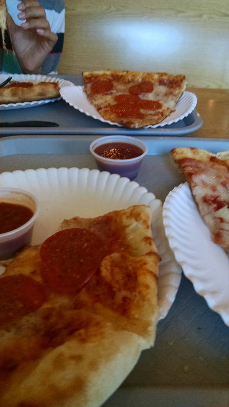 Milanos Pizza | restaurant | 4680 Merchants Park Cir #218, Collierville, TN 38017, USA | 9018530555 OR +1 901-853-0555