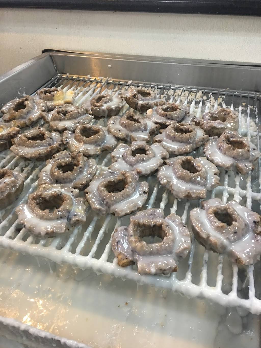 American Donut | restaurant | 2907 Rayford Rd #105, Spring, TX 77386, USA | 2812989800 OR +1 281-298-9800