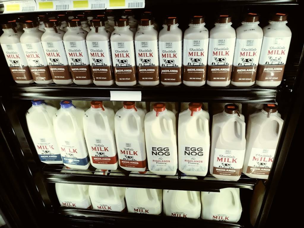 Pineview Bulk Food and Deli | bakery | 749 Plank Rd, Farmville, VA 23901, USA | 4343158800 OR +1 434-315-8800