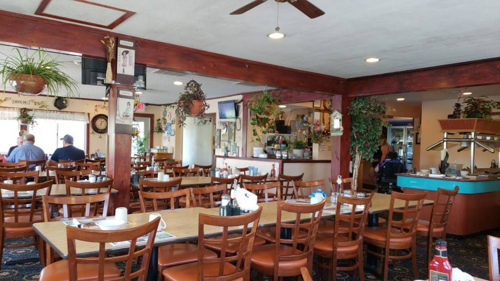 Family Affair Restaurant | restaurant | 208 N Main St, Friendship, WI 53934, USA | 6083390278 OR +1 608-339-0278