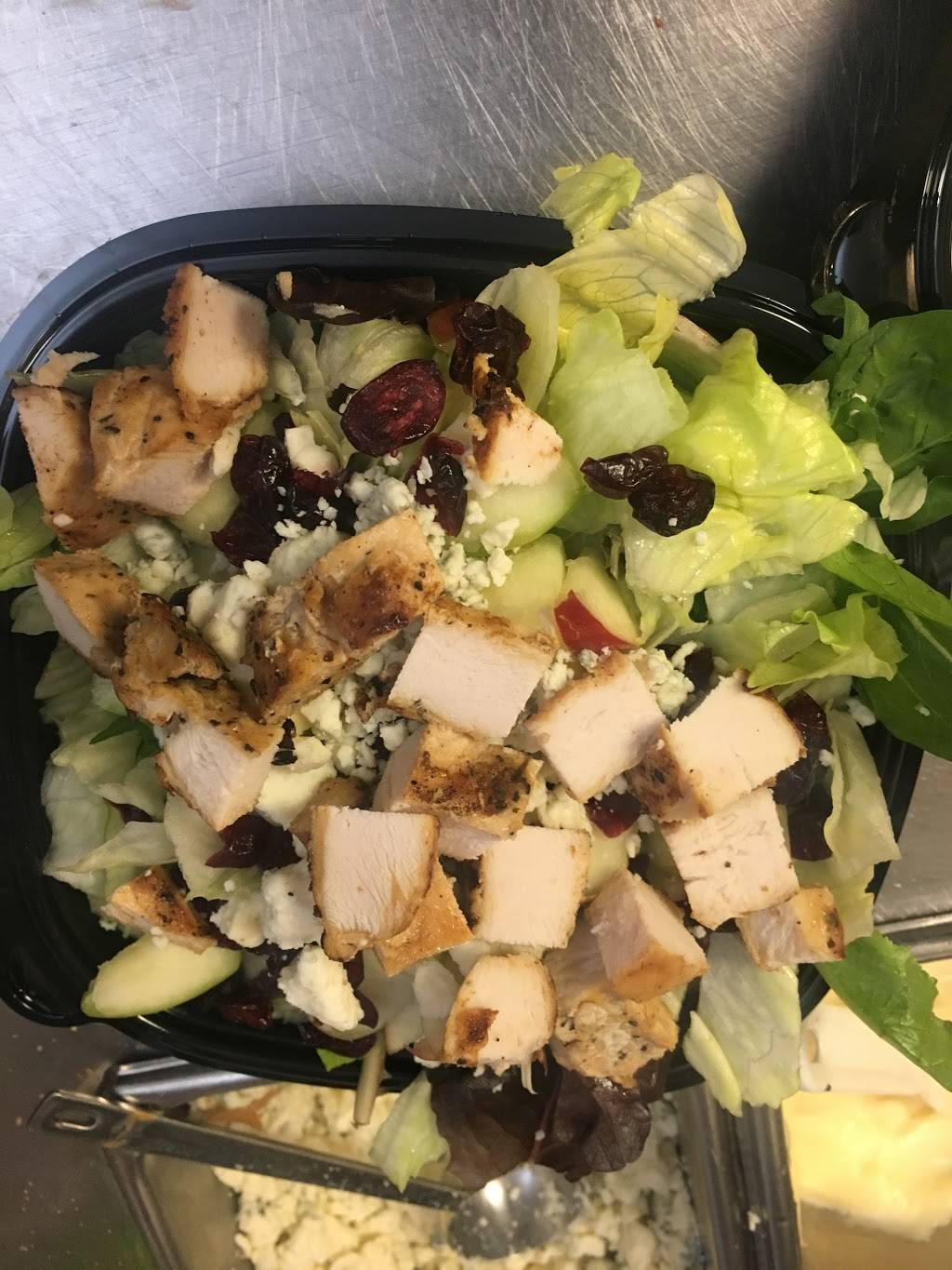 Wendys | restaurant | 19005 Middlebelt Rd, Livonia, MI 48152, USA | 2484746298 OR +1 248-474-6298