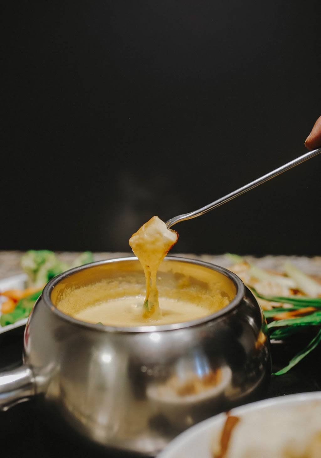 JBs House of Bleu | restaurant | 1420 Paramount Dr Suite G2, Huntsville, AL 35806, USA | 2567155999 OR +1 256-715-5999