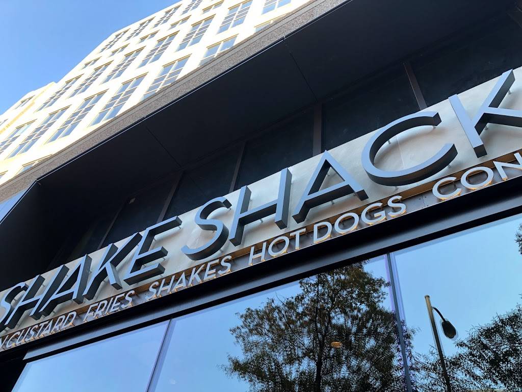 Shake Shack | restaurant | 4201 Wilson Blvd Suite 0180, Arlington, VA 22203, USA | 5716201323 OR +1 571-620-1323