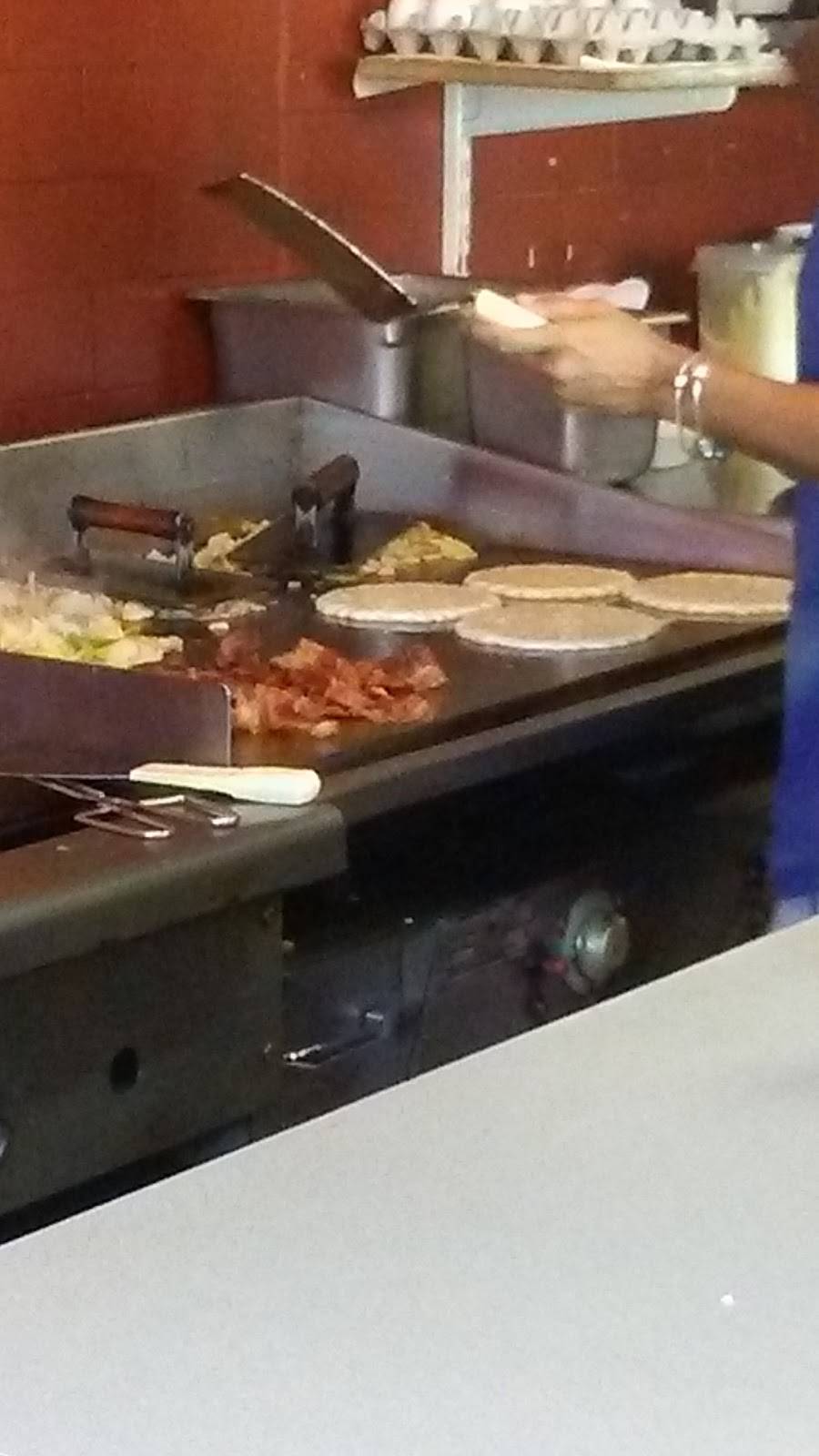 Tony & Ruth Steaks | restaurant | 837 N 8th St, Camden, NJ 08102, USA | 8569648193 OR +1 856-964-8193