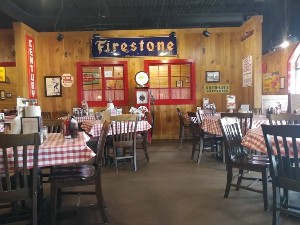 Famous Daves Bar-B-Que | meal takeaway | 2911 Mall Dr, Eau Claire, WI 54701, USA | 7158352227 OR +1 715-835-2227