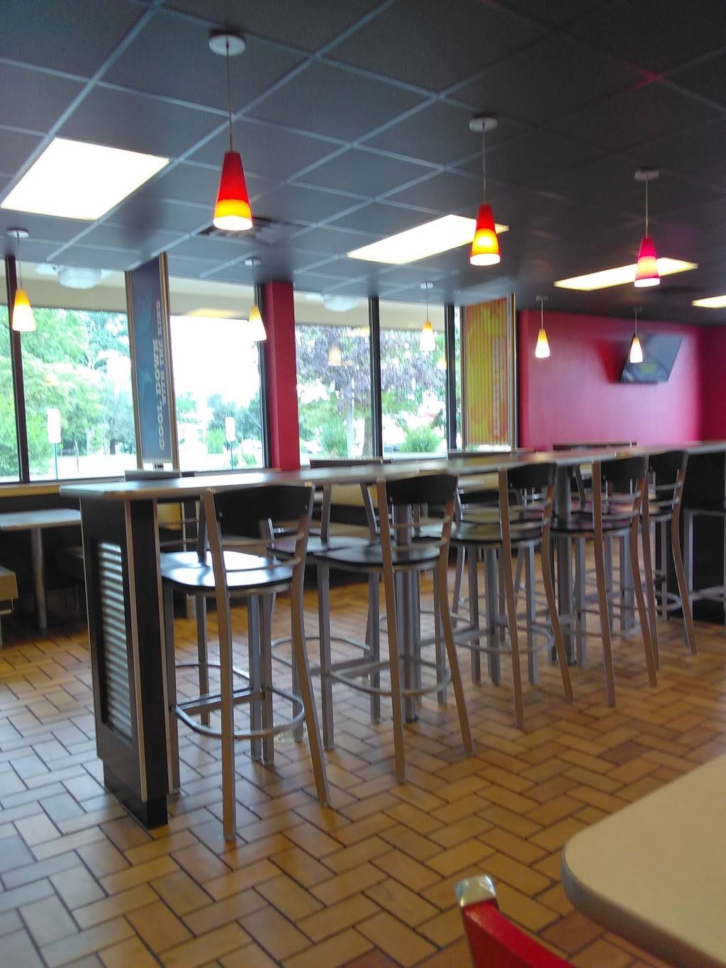 Burger King | restaurant | 671 E Market St, Akron, OH 44304, USA | 3307623498 OR +1 330-762-3498