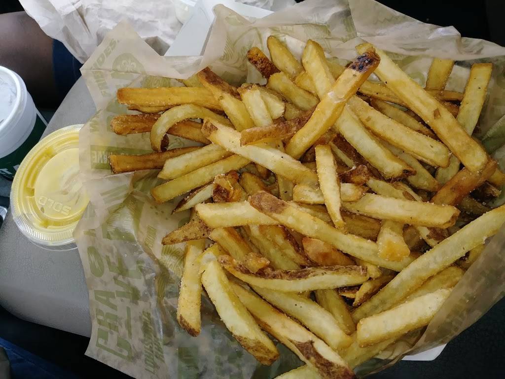 Wingstop | restaurant | 2920 Roberts Ave, Philadelphia, PA 19129, USA | 2152259464 OR +1 215-225-9464