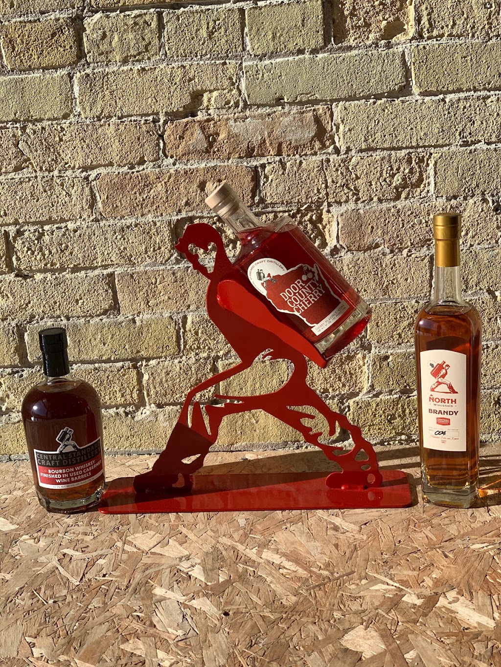 Central Standard Crafthouse & Kitchen & Craft Distillery | restaurant | 320 E Clybourn St, Milwaukee, WI 53202, USA | 4144558870 OR +1 414-455-8870