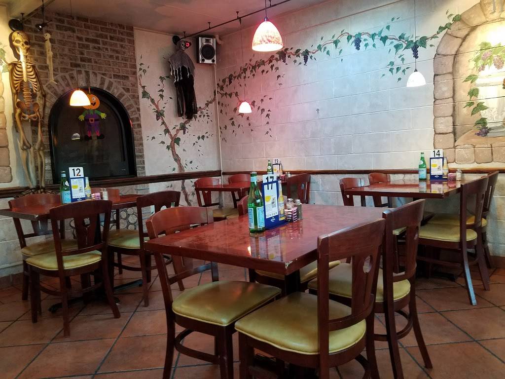 Carinis Italian Restaurant | restaurant | 1600 Elizabeth Ave, Reading, PA 19605, USA | 6109399255 OR +1 610-939-9255