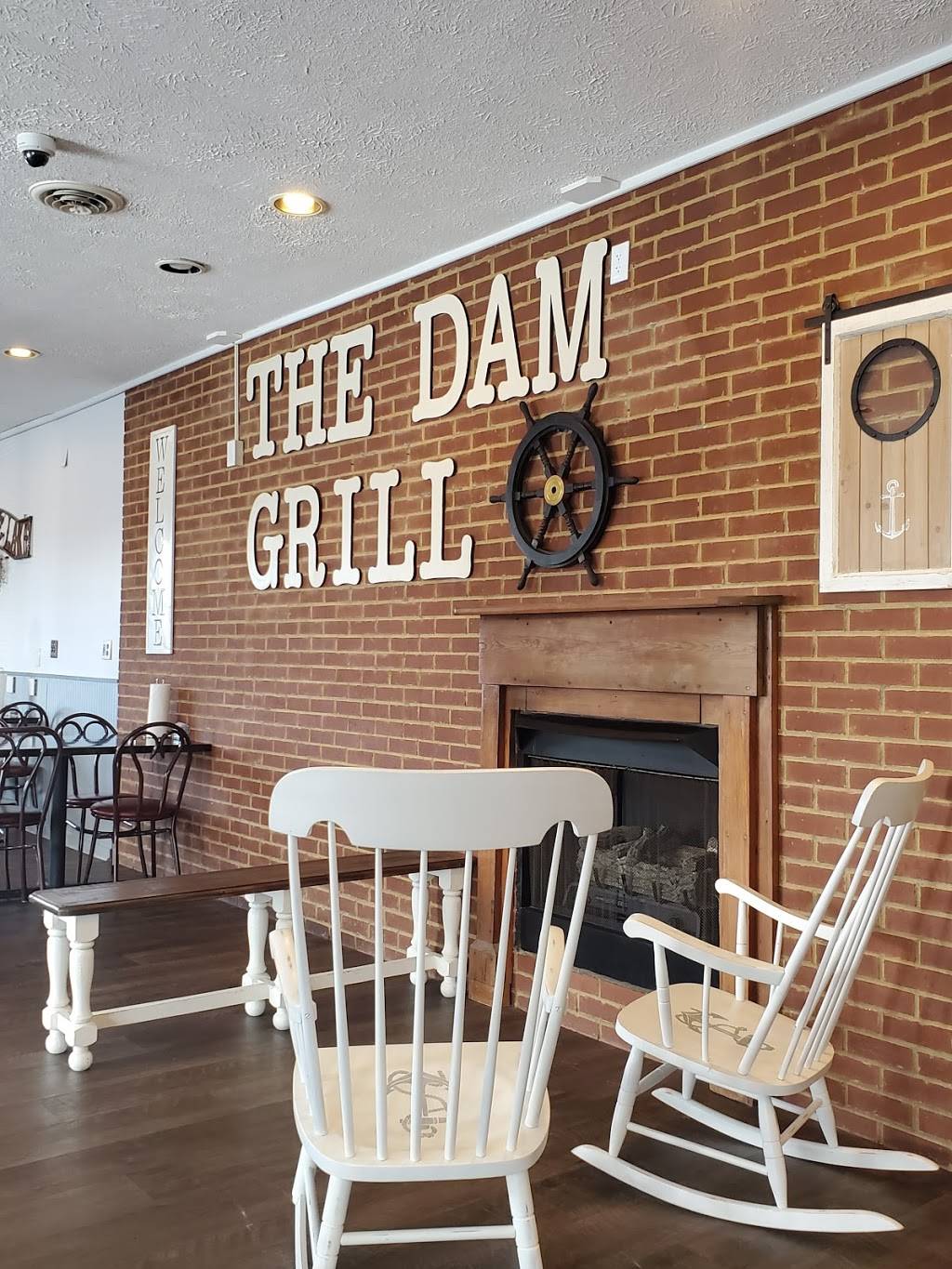 The Dam Grill LLC | restaurant | 6724 White House Rd, Huddleston, VA 24104, USA | 5405700710 OR +1 540-570-0710