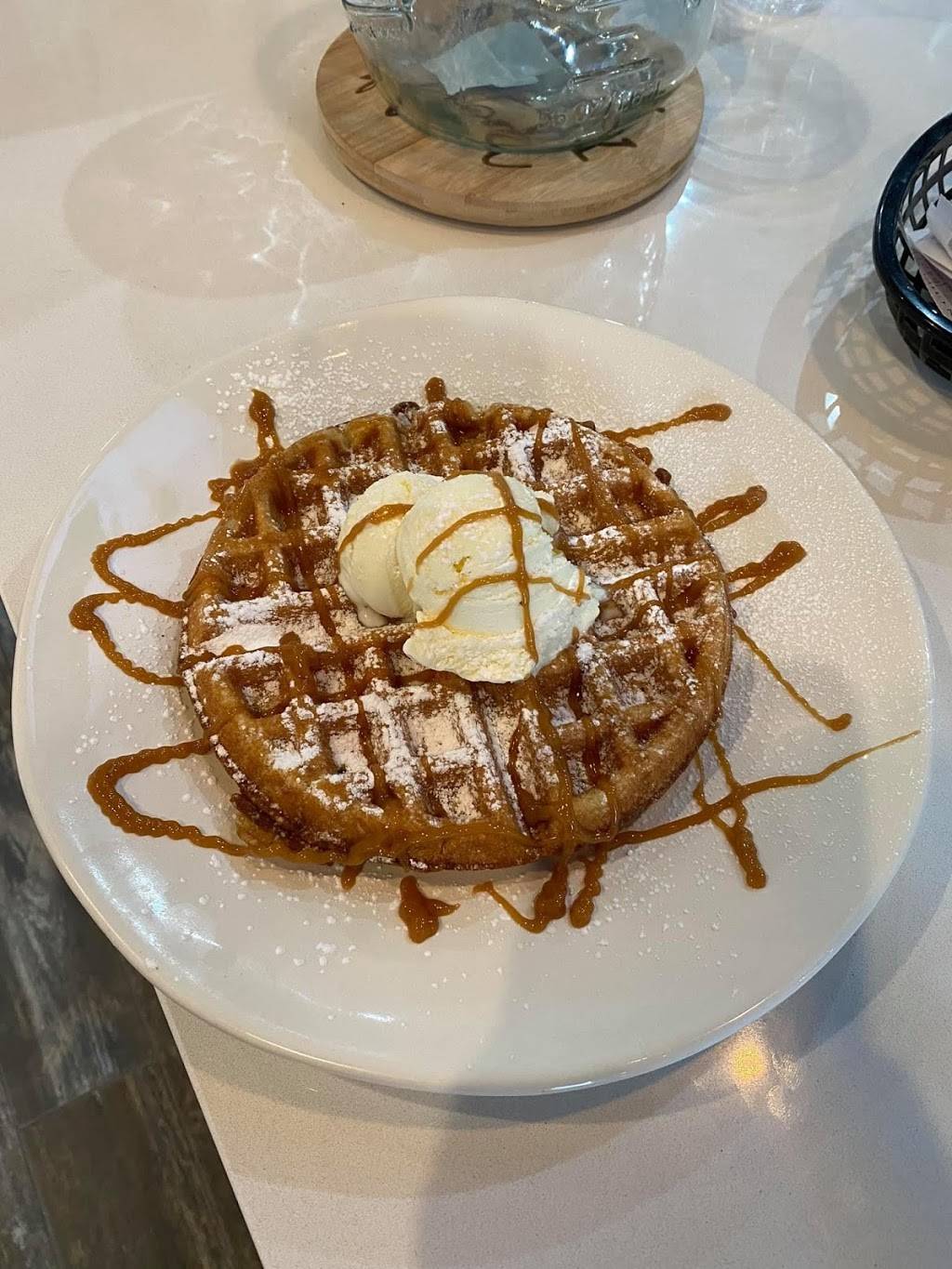 Carols Café | restaurant | 39 Tuttle St, Wakefield, MA 01880, USA | 6173899584 OR +1 617-389-9584