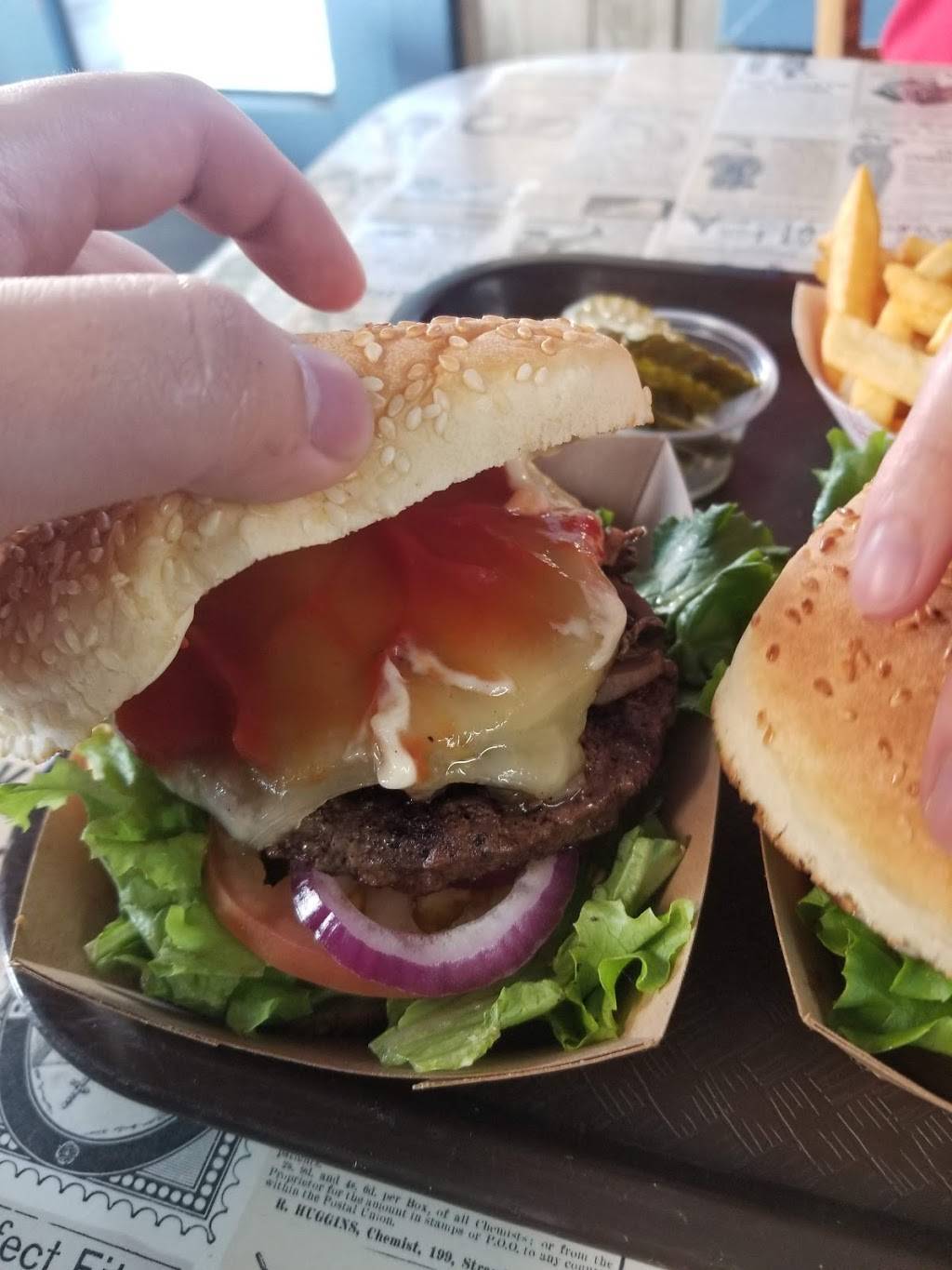 Izzys Burger Spa | restaurant | 2591 Lake Tahoe Blvd, South Lake Tahoe, CA 96150, USA | 5305445030 OR +1 530-544-5030