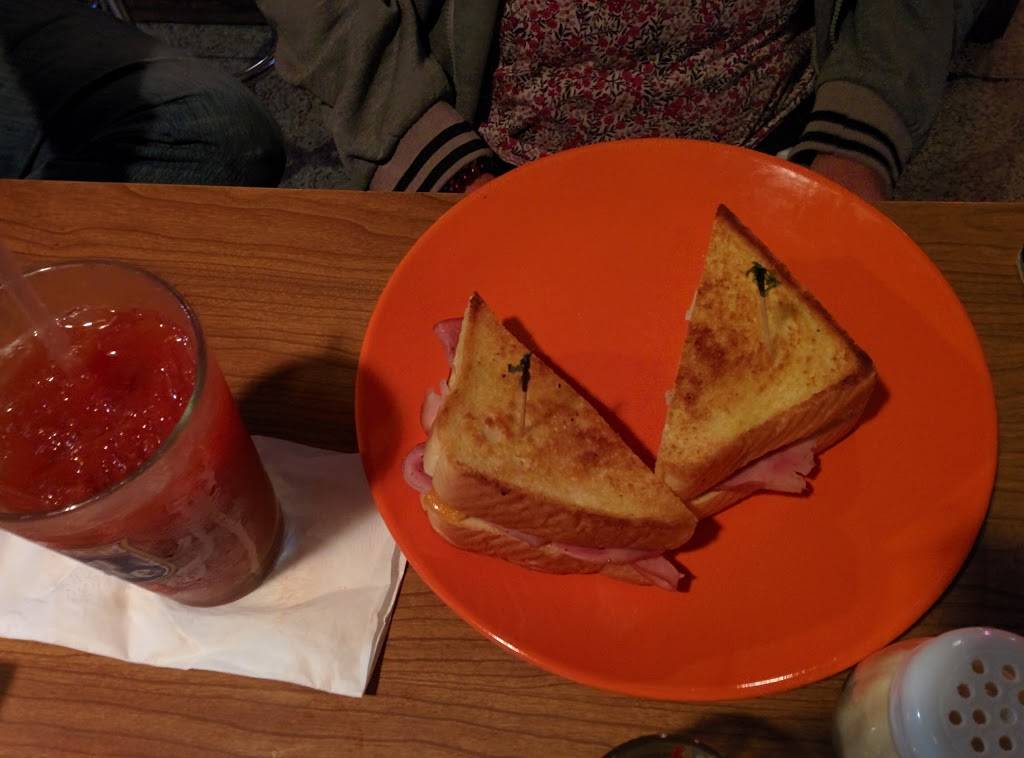 Kamps Bar and Grill | restaurant | 303 Williams St, Combined Locks, WI 54113, USA | 9207889945 OR +1 920-788-9945