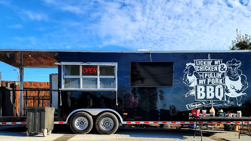 Lickin My Chicken & Pullin My Pork BBQ | restaurant | 10325 IL-33, Effingham, IL 62401, USA | 2179943551 OR +1 217-994-3551