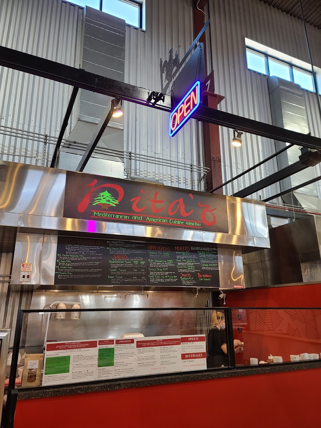 Pitaz Newbo | restaurant | 1100 3rd St SE, Cedar Rapids, IA 52401, USA | 3197778944 OR +1 319-777-8944