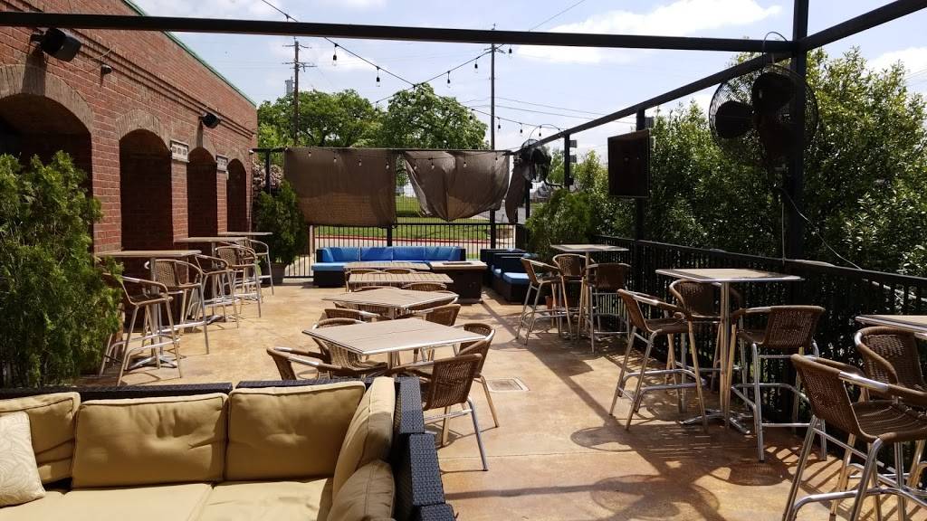 PapaGs Sports Bar & Grill | restaurant | 2900 Hwy 121, Bedford, TX 76021, USA | 8173544140 OR +1 817-354-4140