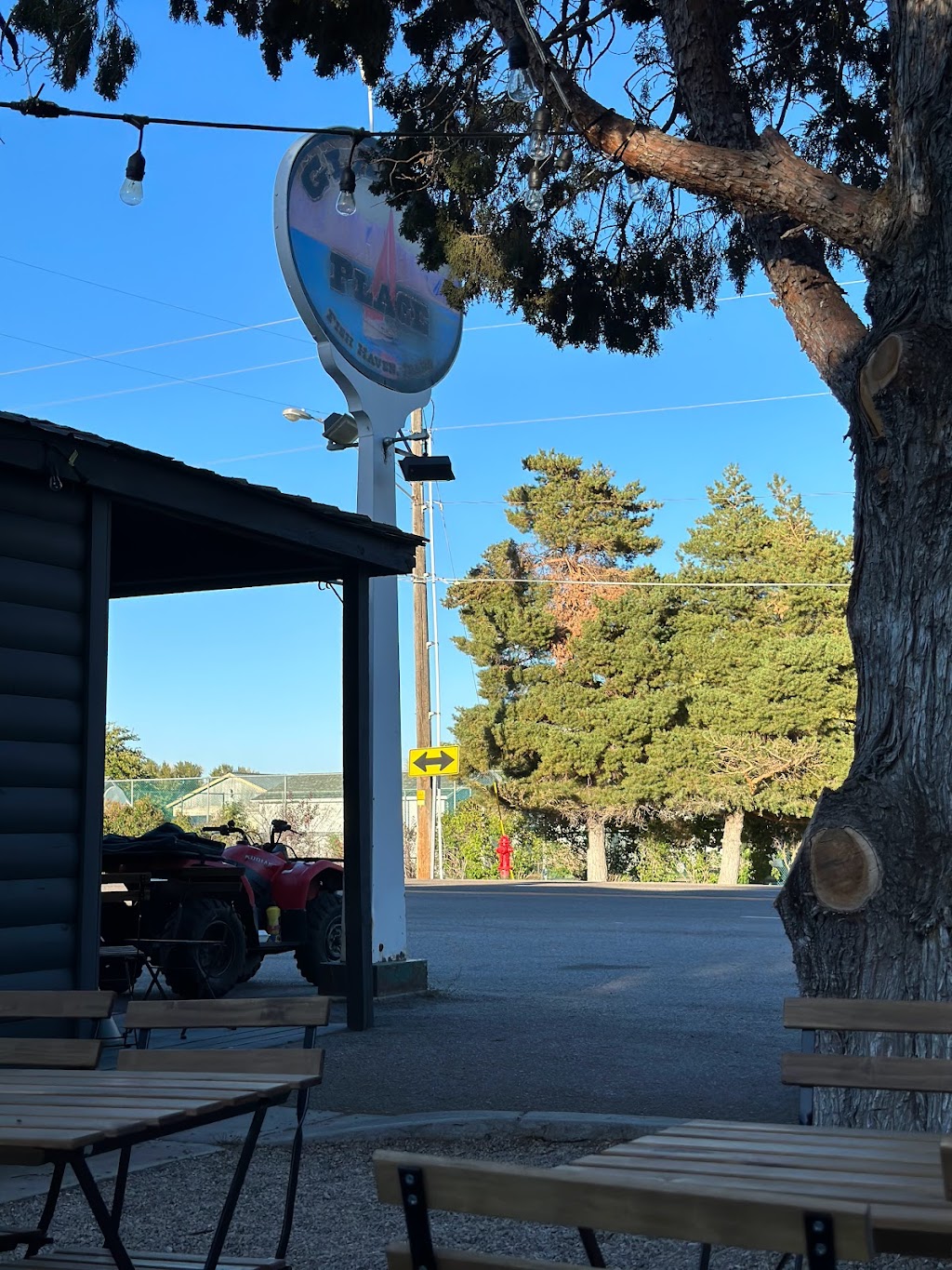 Gladys Pizza | restaurant | 2703 US-89, Fish Haven, ID 83287, USA | 2086847776 OR +1 208-684-7776