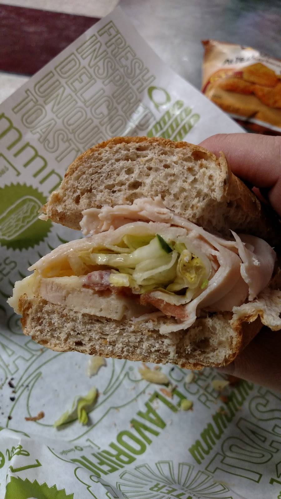 Quiznos | restaurant | 18440 Kenrick Ave, Lakeville, MN 55044, USA | 9524355900 OR +1 952-435-5900
