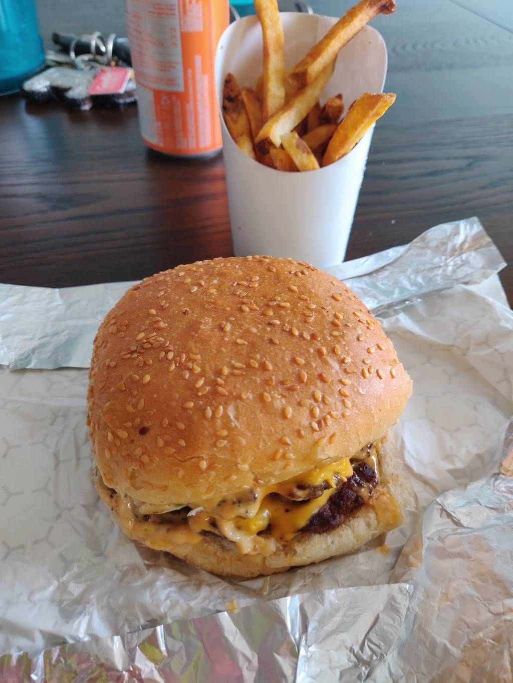 Burger Factory | restaurant | 3873 Walker Rd, Windsor, ON N8W 3T1, Canada | 5199669339 OR +1 519-966-9339