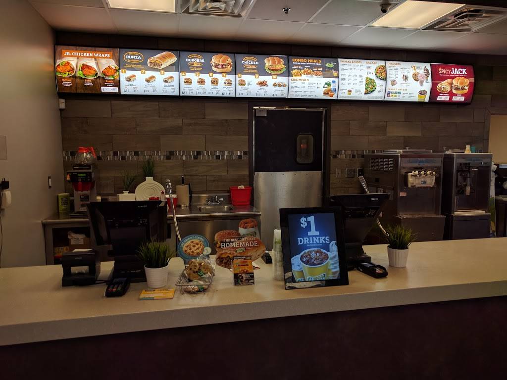 Runza Restaurant | restaurant | 10505 Pacific St, Omaha, NE 68114, USA | 4025066851 OR +1 402-506-6851