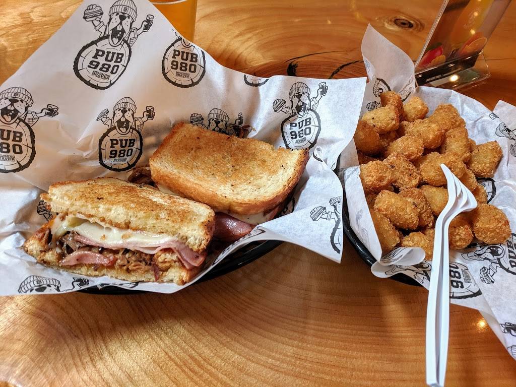 Belching Beaver Pub 980 | restaurant | 980 Park Center Dr, Vista, CA 92081, USA | 7605995832 OR +1 760-599-5832