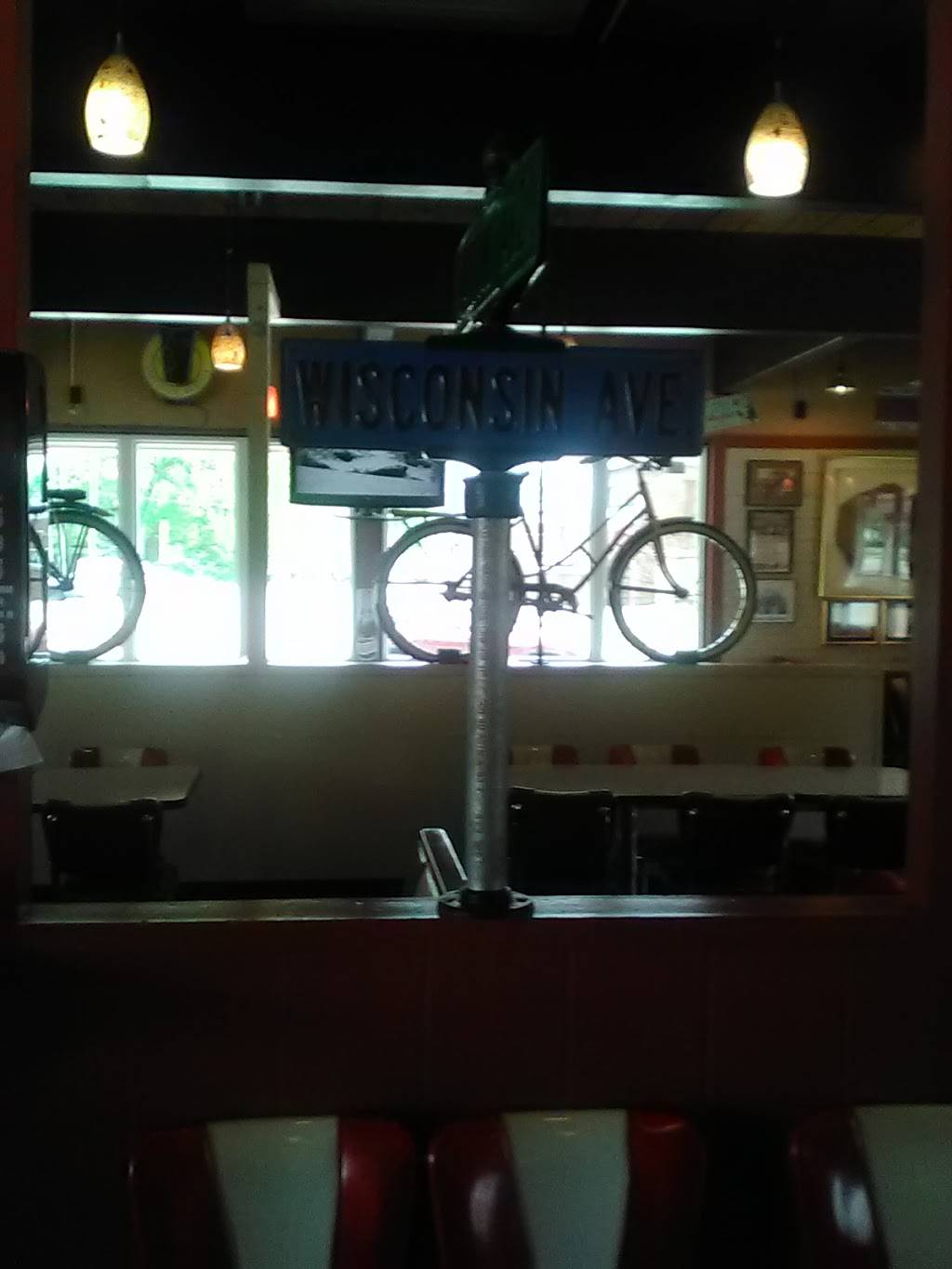 Bulldogs Restaurant and Catering | restaurant | 709 N Bloomington St, Streator, IL 61364, USA | 8156722100 OR +1 815-672-2100