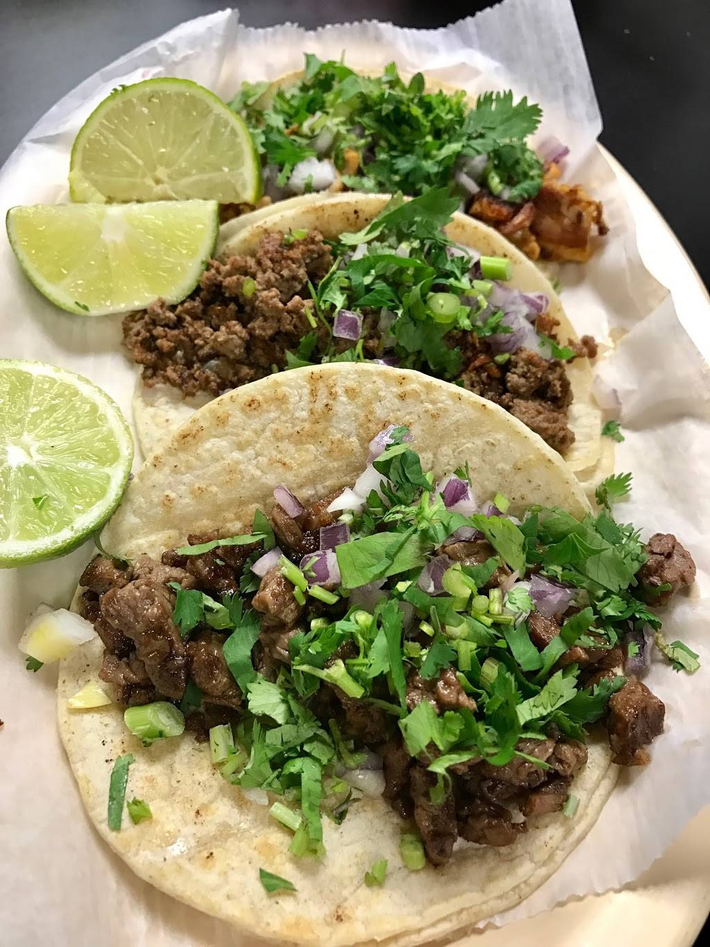 Los Burritos Tapatios | restaurant | 3285 E Ogden Ave, Lisle, IL 60532, USA | 6305483320 OR +1 630-548-3320