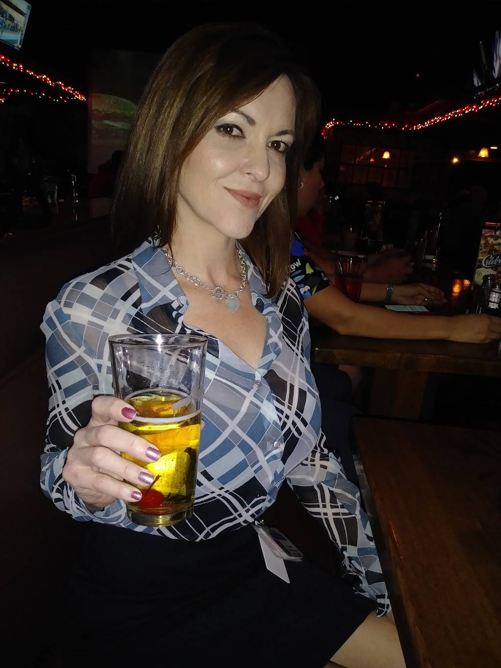 The Office Lounge | restaurant | 123 N E St, San Bernardino, CA 92401, USA | 9093800667 OR +1 909-380-0667