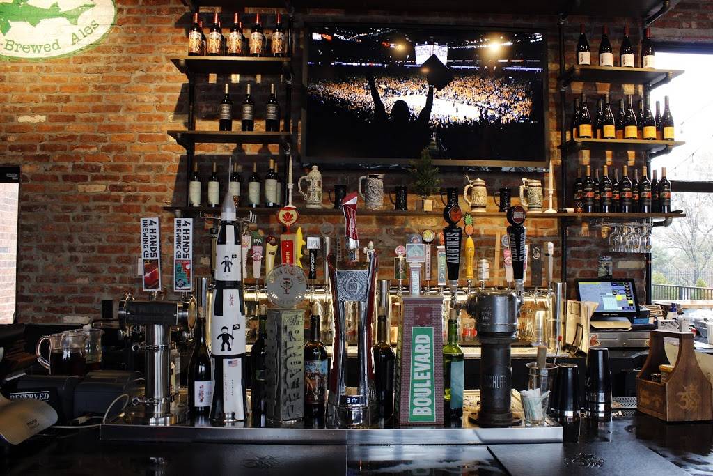 Three Kings Public House | restaurant | 40 Ronnies Plaza, St. Louis, MO 63126, USA | 3142933614 OR +1 314-293-3614