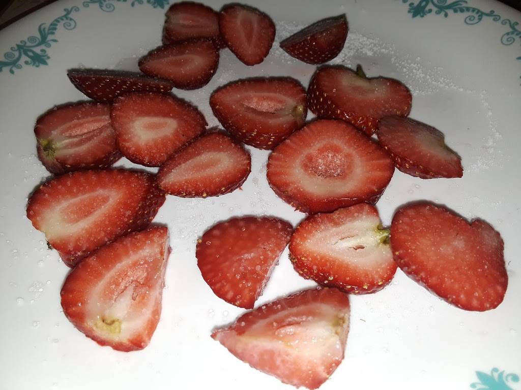 Kurts Getaway Bar & Grill | restaurant | 8909 Garfield Blvd, Cleveland, OH 44125, USA | 2168830123 OR +1 216-883-0123