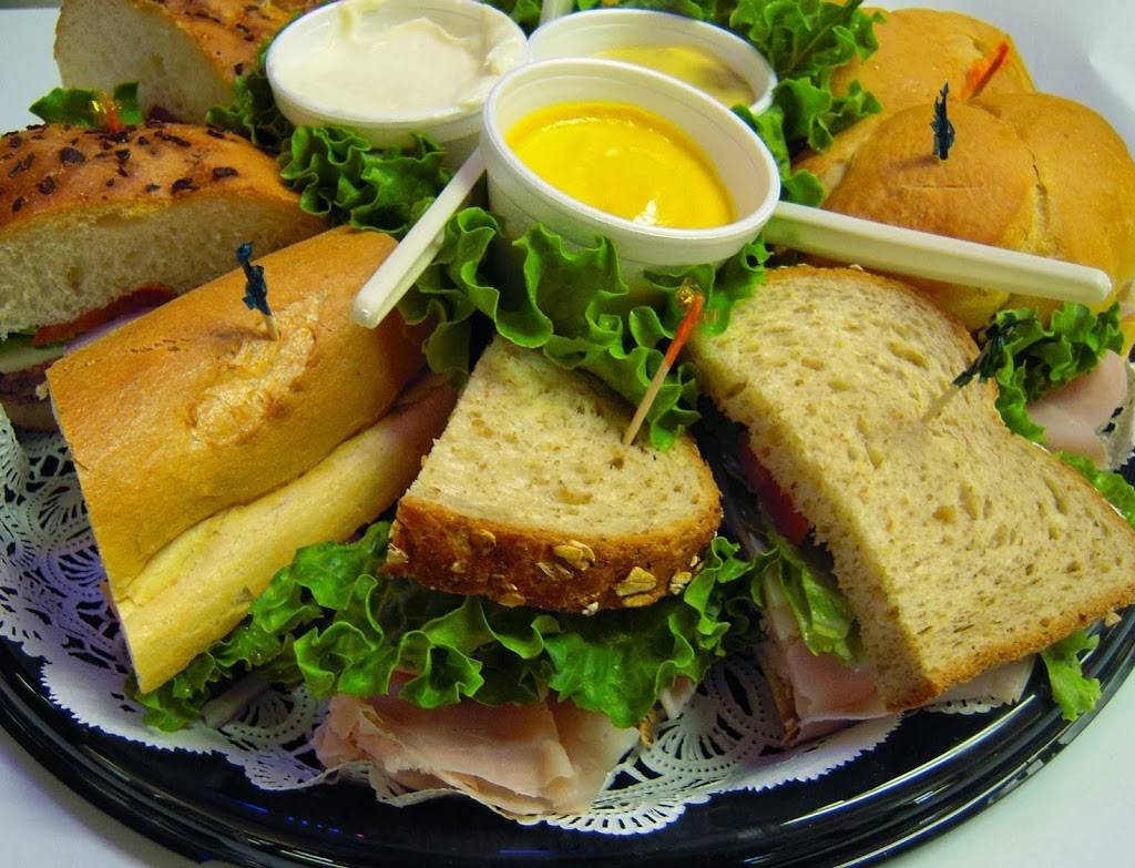 Augustinos Rock and Roll Deli and Grill | restaurant | 246 Schmale Road, Carol Stream, IL 60188, USA | 6306655585 OR +1 630-665-5585