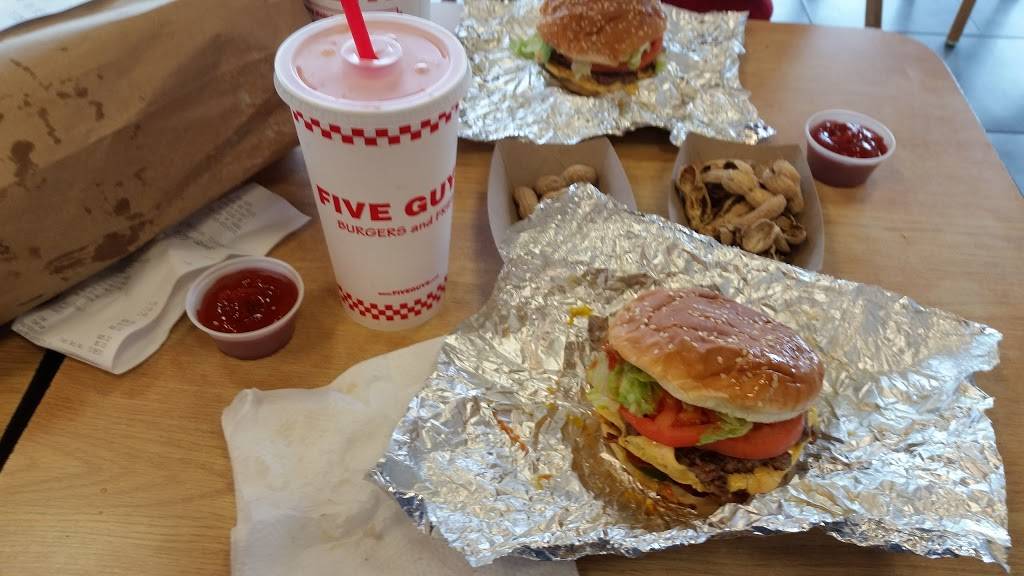 Five Guys | meal takeaway | 927 Holt Rd Suite 200, Webster, NY 14580, USA | 5858721746 OR +1 585-872-1746