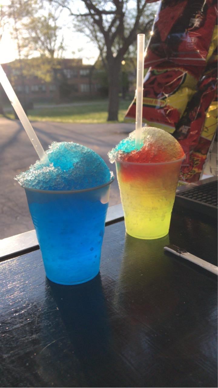 Lucky Dawgs Food Truck | restaurant | 6935 W Addison St, Chicago, IL 60634, USA | 7738164760 OR +1 773-816-4760