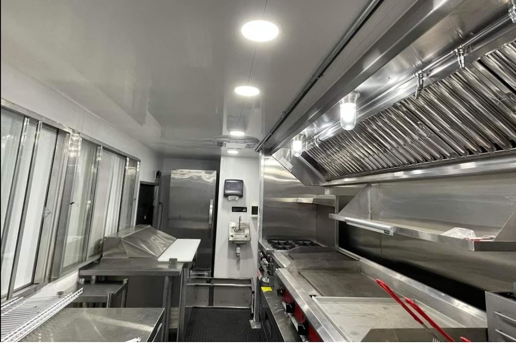 Hungry Chameleon Food Truck | restaurant | 9339 Grand River Ave, Detroit, MI 48204, USA | 3139929500 OR +1 313-992-9500