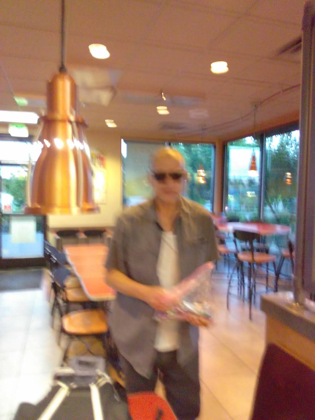 Jack in the Box | restaurant | 12515 Aurora Ave N, Seattle, WA 98133, USA | 2063652204 OR +1 206-365-2204