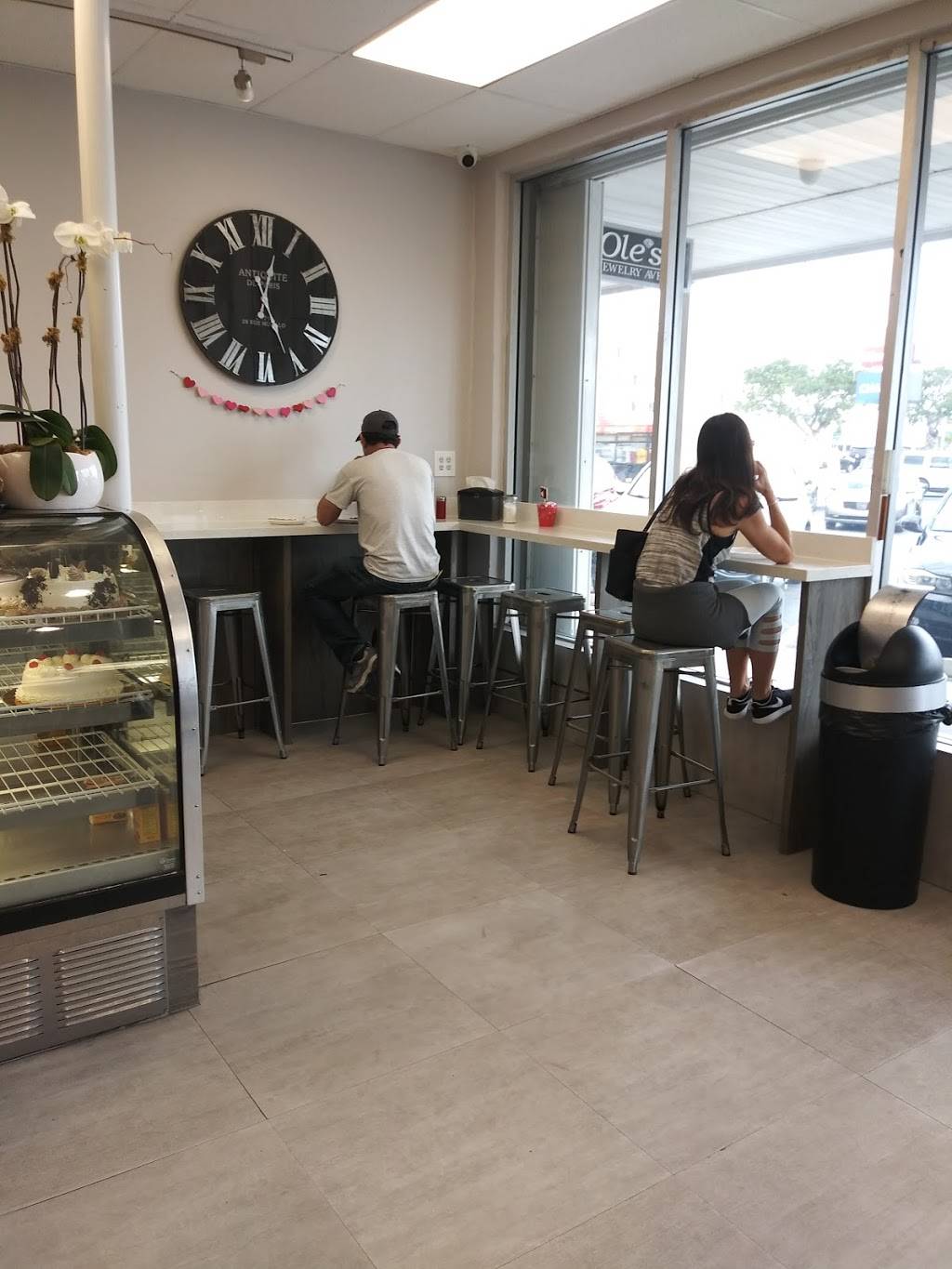 Sunset Bakery | bakery | 8788 SW 72nd St, Miami, FL 33173, USA | 3052797888 OR +1 305-279-7888