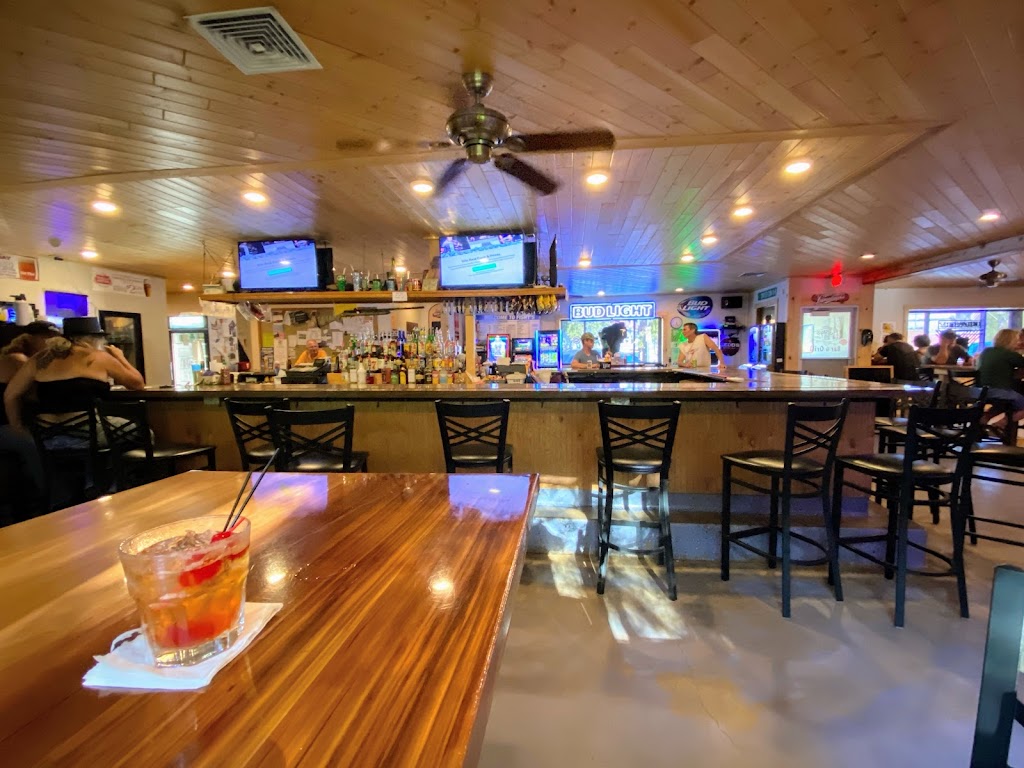 Fishys Bar & Grill | restaurant | 100 Commercial St, La Valle, WI 53941, USA | 6089857710 OR +1 608-985-7710