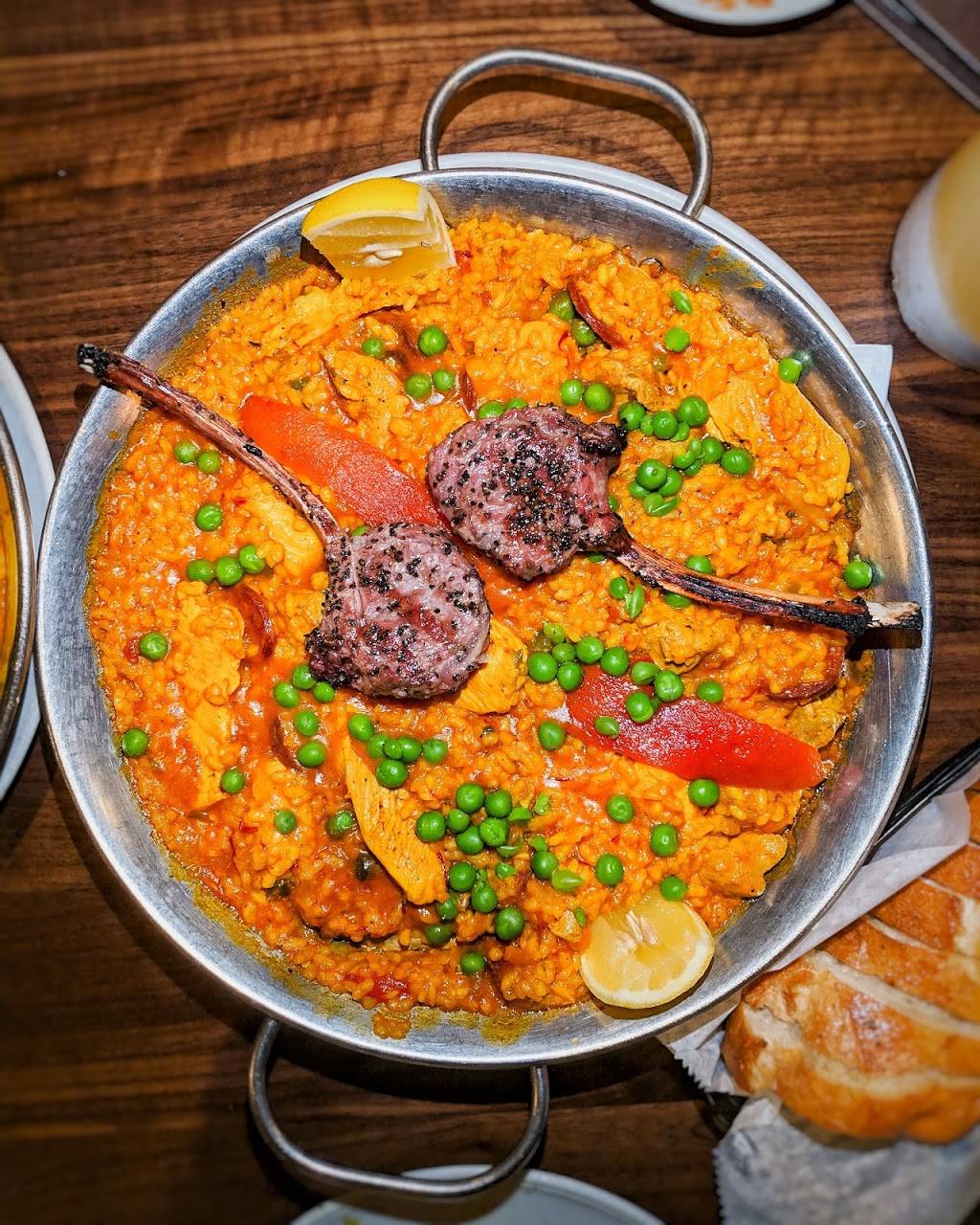 El Meson | restaurant | 2425 University Blvd, Houston, TX 77005, USA | 7135229306 OR +1 713-522-9306