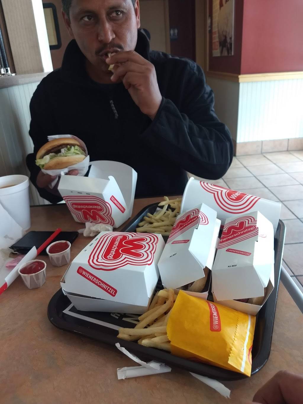 Wienerschnitzel | restaurant | 25202 Cabot Rd, Laguna Hills, CA 92653, USA | 9497689650 OR +1 949-768-9650